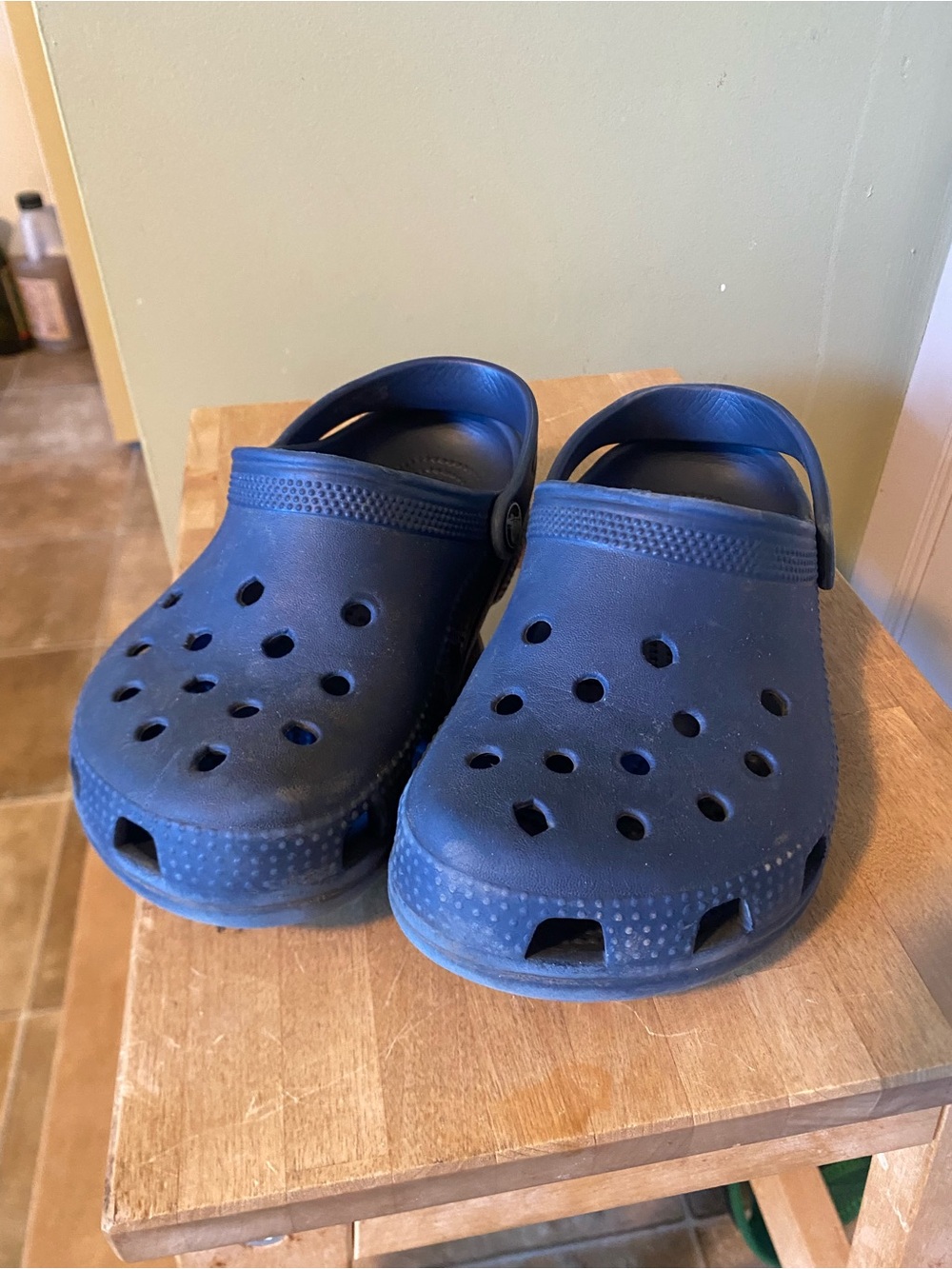 Kids Navy Blue Crocs J2